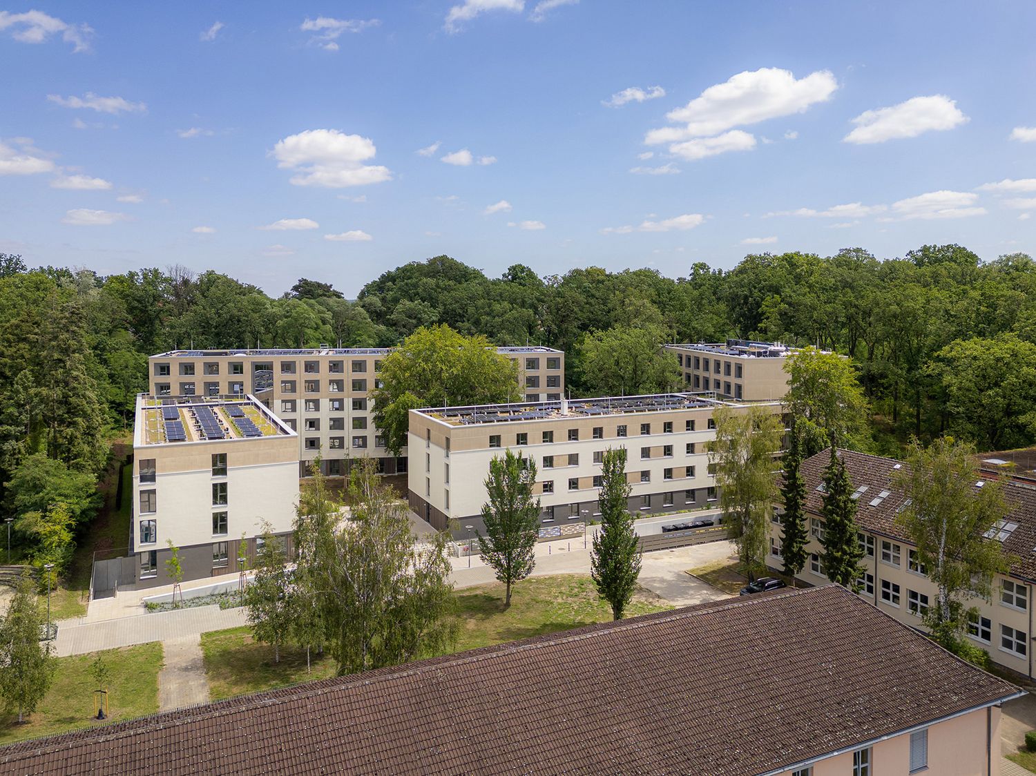 Das Wohnheim Golm 2 aus der Luftperspektive